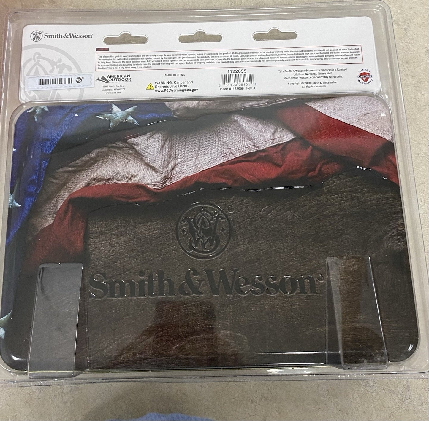 Smith & Wesson 2pc Knife Set Fixed & Folder Tin Container Brand New in Package